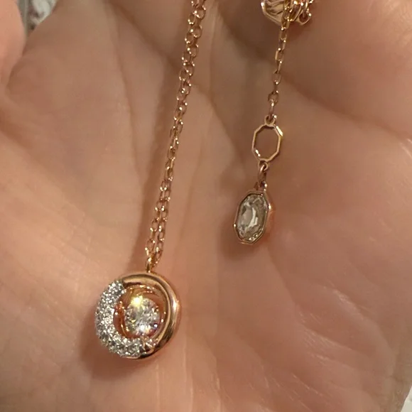 Swarovski Dextera Necklace - Picture 5 of 5